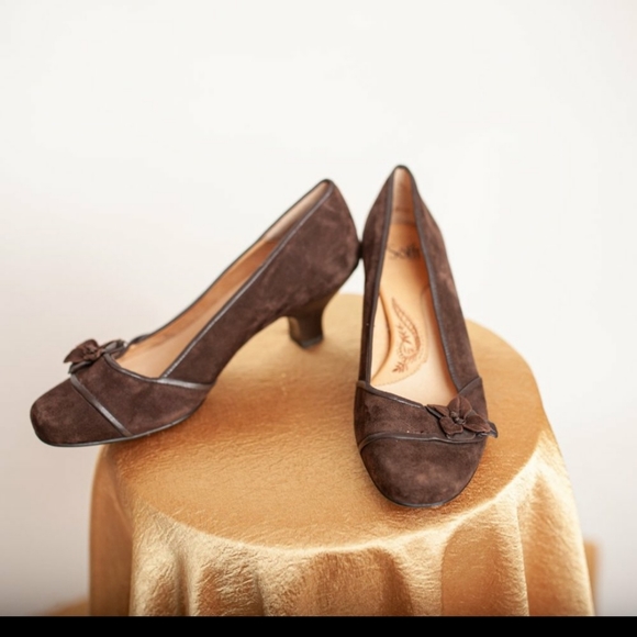 Sofft brown suede heels size 11 - Picture 2 of 6
